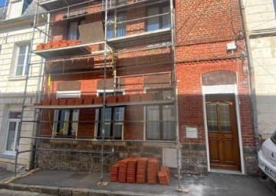 Chantier de couverture à Lille 59000 avec échafaudage, réalisé par BT ETANCHE