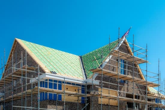 Chantier d'isolation de toiture par l'extérieur