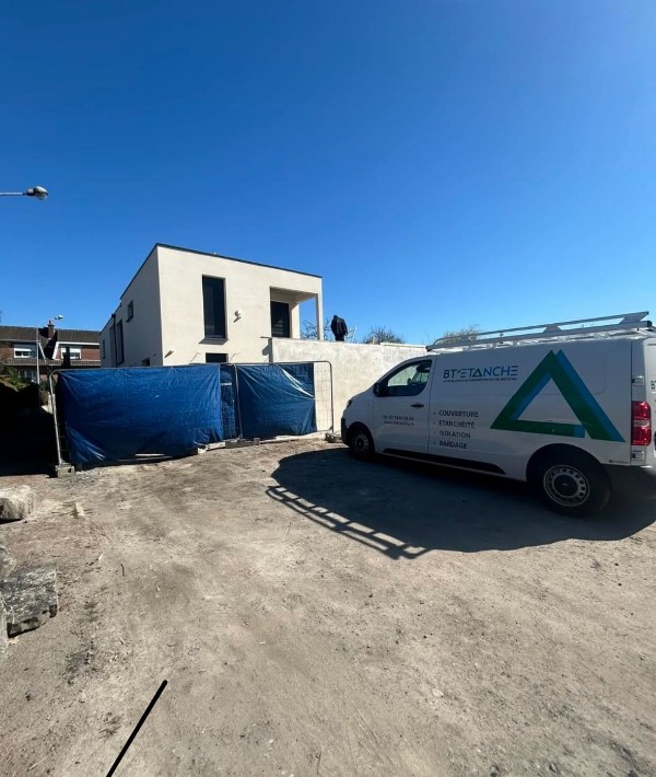 Rénovation complète d'une toiture en tuile à Lille, réalisé BT Etanche